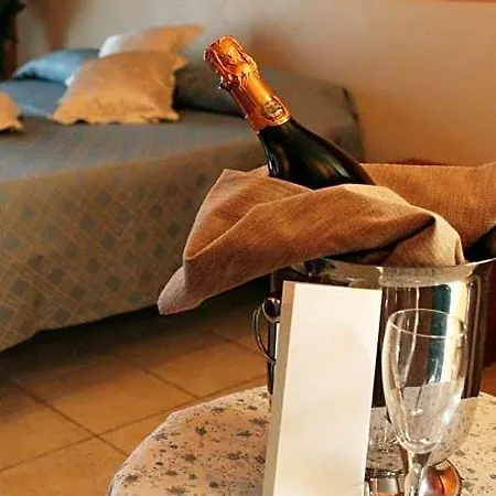 Tea Palace 3* Macerata Campania