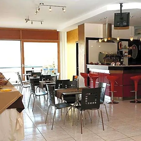 Tea Palace 3*