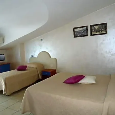 Tea Palace 3* Macerata Campania